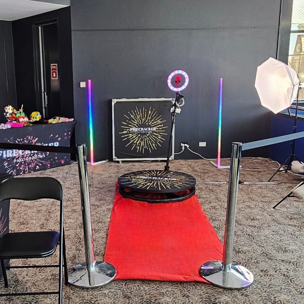 Photo booth | 360 Booth | Audio Guestbook | Firecracker Photobooths